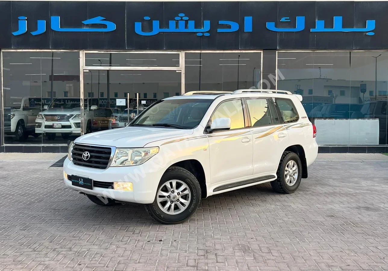Toyota  Land Cruiser  GX  2011  Automatic  357,000 Km  6 Cylinder  Four Wheel Drive (4WD)  SUV  White