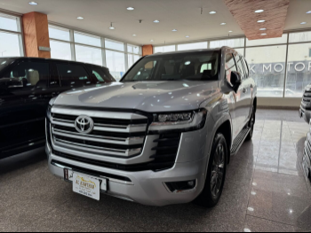 Toyota  Land Cruiser  VX Twin Turbo  2022  Automatic  65,000 Km  6 Cylinder  Four Wheel Drive (4WD)  SUV  Silver  With Warranty