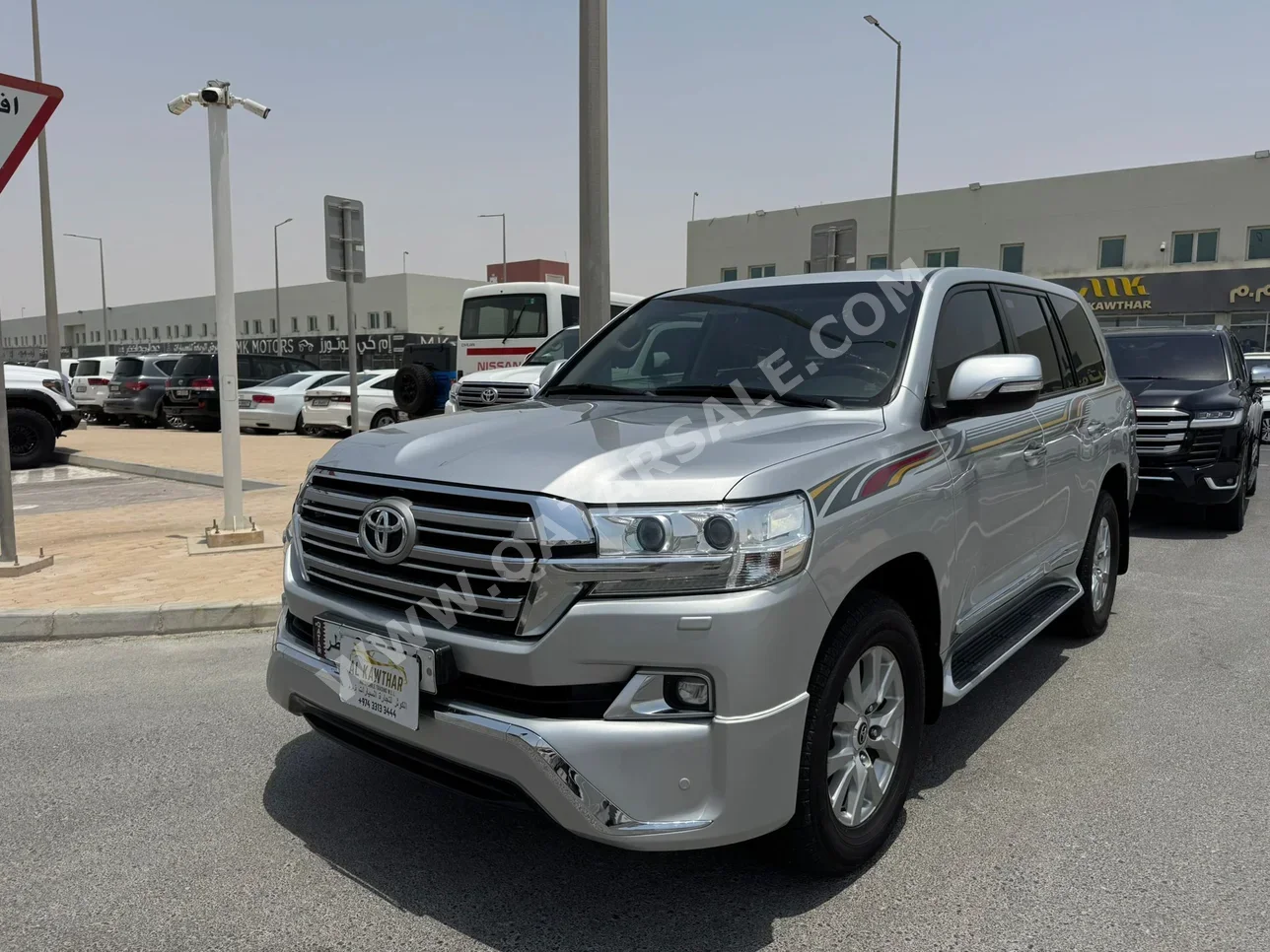 Toyota  Land Cruiser  GXR  2017  Automatic  164,000 Km  6 Cylinder  Four Wheel Drive (4WD)  SUV  Silver