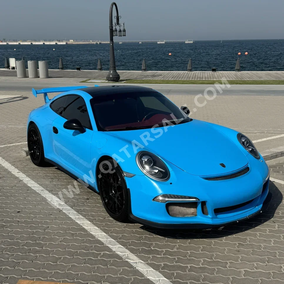 بورش  911  كاريرا  2012  اوتوماتيك  151,000 كم  6 سلندر  دفع خلفي  كوبيه \ سبورت  ازرق