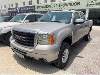 GMC  Sierra  1500  2008  Automatic  400,000 Km  8 Cylinder  Four Wheel Drive (4WD)  Pick Up  Silver