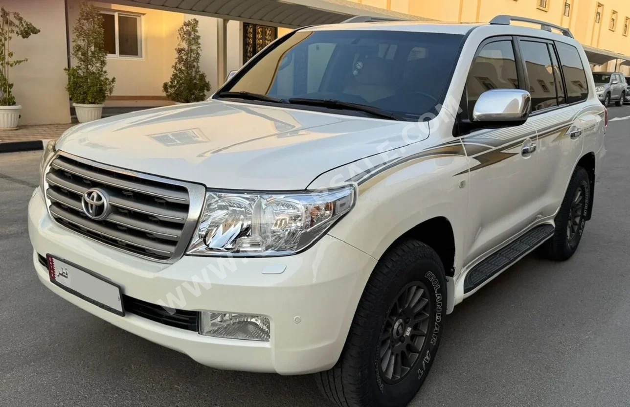 تويوتا  لاند كروزر  في اكس ار  2008  اوتوماتيك  375,000 كم  8 سلندر  دفع رباعي  اس يو في  أبيض
