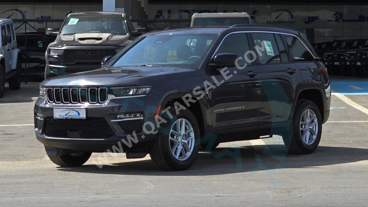 Jeep  Grand Cherokee  Laredo  2024  Automatic  12 Km  6 Cylinder  Four Wheel Drive (4WD)  SUV  Dark Gray  With Warranty