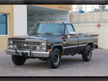 Chevrolet  Silverado  1983  Manual  150,000 Km  8 Cylinder  Four Wheel Drive (4WD)  Pick Up  Black