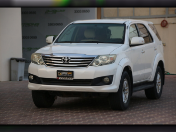 Toyota  Fortuner  2015  Automatic  85,000 Km  4 Cylinder  Four Wheel Drive (4WD)  SUV  White