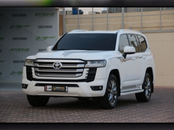 Toyota  Land Cruiser  GXR Twin Turbo  2022  Automatic  64,000 Km  6 Cylinder  Four Wheel Drive (4WD)  SUV  White  With Warranty