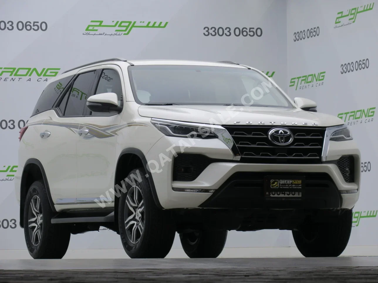 Toyota  Fortuner  2022  Automatic  70,000 Km  6 Cylinder  Four Wheel Drive (4WD)  SUV  White  With Warranty