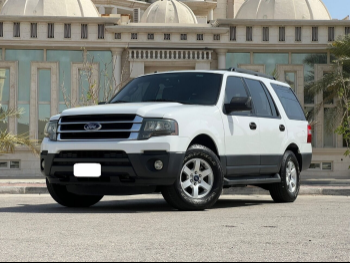 Ford  Expedition  XLT  2016  Automatic  47,000 Km  6 Cylinder  Four Wheel Drive (4WD)  SUV  White