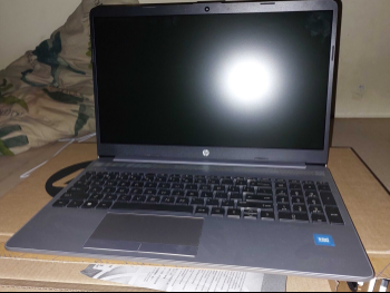 Laptops HP  - ZBOOK CREATE G7  2022  - Silver  - Windows 11  - Intel  - Pentium  -Memory (Ram): 8 GB