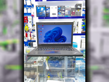 Laptops Lenovo  - ThinkPad  - Black  - Windows 10  - Intel  - Core i5  -Memory (Ram): 8 GB