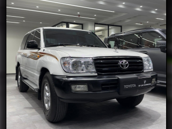 Toyota  Land Cruiser  GX  2004  Manual  427,000 Km  6 Cylinder  Four Wheel Drive (4WD)  SUV  White