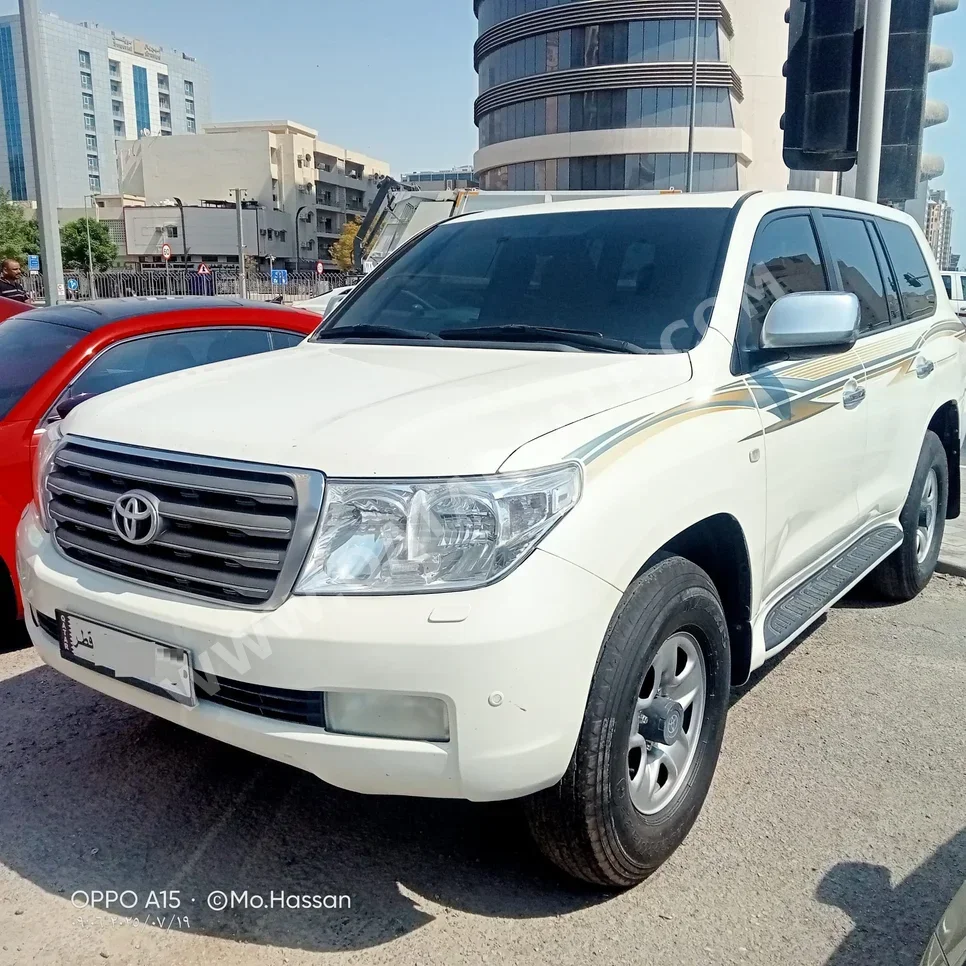Toyota  Land Cruiser  VXR  2009  Automatic  565,000 Km  8 Cylinder  Four Wheel Drive (4WD)  SUV  White