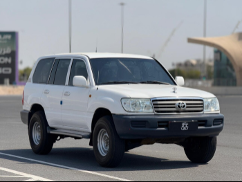 Toyota  Land Cruiser  GX  2006  Manual  145,000 Km  6 Cylinder  Four Wheel Drive (4WD)  SUV  White