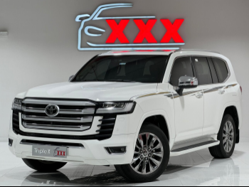 Toyota  Land Cruiser  GXR Twin Turbo  2022  Automatic  64,000 Km  6 Cylinder  Four Wheel Drive (4WD)  SUV  White  With Warranty
