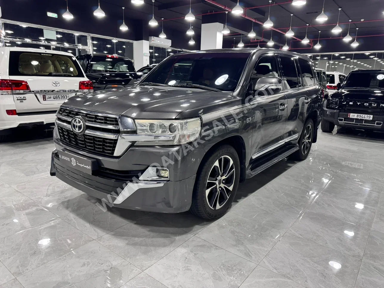 Toyota  Land Cruiser  VXR  2013  Automatic  300,000 Km  8 Cylinder  Four Wheel Drive (4WD)  SUV  Gray