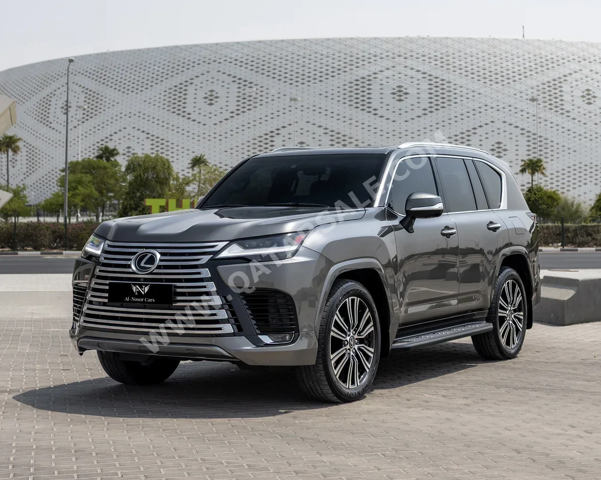 Lexus  LX  600 Luxury  2024  Automatic  13,000 Km  6 Cylinder  Four Wheel Drive (4WD)  SUV  Silver  With Warranty