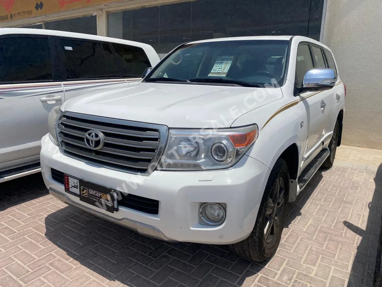Toyota  Land Cruiser  VXR  2015  Automatic  190,000 Km  8 Cylinder  Four Wheel Drive (4WD)  SUV  White