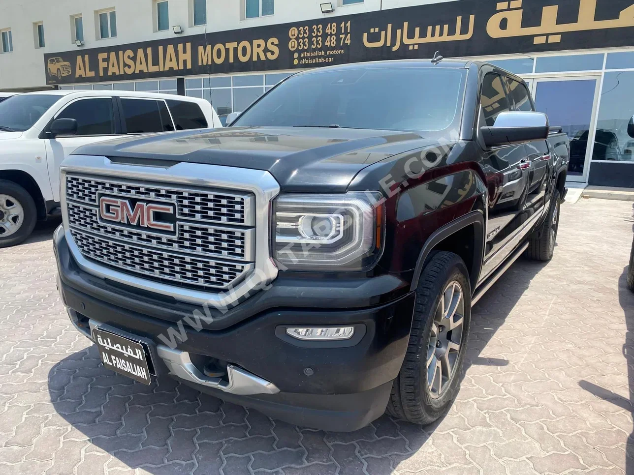 GMC  Sierra  Denali  2016  Automatic  320,000 Km  8 Cylinder  Four Wheel Drive (4WD)  Pick Up  Black
