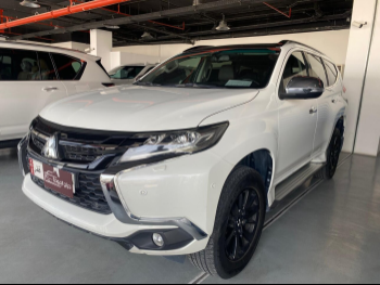 Mitsubishi  Pajero  Montero Sport  2019  Automatic  94,000 Km  6 Cylinder  Four Wheel Drive (4WD)  SUV  White