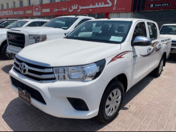 Toyota  Hilux  2025  Manual  0 Km  4 Cylinder  Four Wheel Drive (4WD)  Pick Up  White  With Warranty
