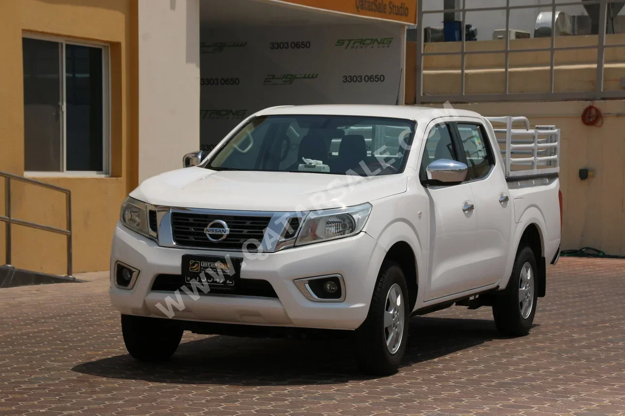 Nissan  Navara  2020  Manual  77,000 Km  4 Cylinder  Rear Wheel Drive (RWD)  Pick Up  White