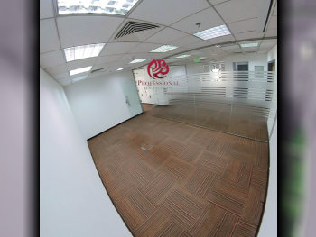 Commercial Shops - Not Furnished  - Doha  For Rent  - Fereej Bin Mahmoud