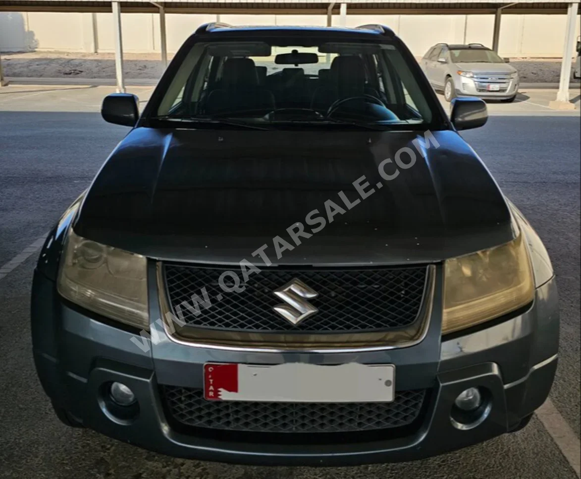 سوزوكي  غراند فيتارا  2008  اوتوماتيك  186,660 كم  6 سلندر  دفع رباعي  اس يو في  رمادي