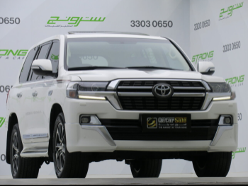 Toyota  Land Cruiser  GXR- Grand Touring  2021  Automatic  153,000 Km  6 Cylinder  Four Wheel Drive (4WD)  SUV  White