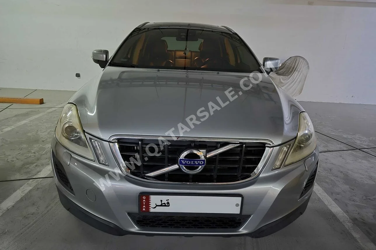 فولفو  اكس سي  60  2011  اوتوماتيك  176,490 كم  4 سلندر  دفع كلي مستمر  اس يو في  فضي
