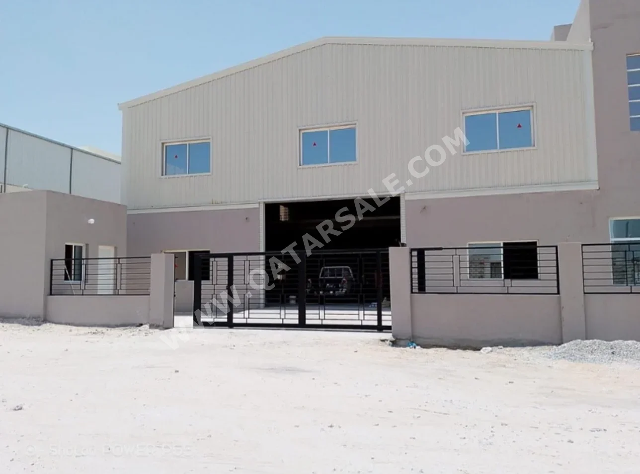 Warehouses & Stores - Al Wakrah  - Barkit Al Awamer  -Area Size: 1000 Square Meter