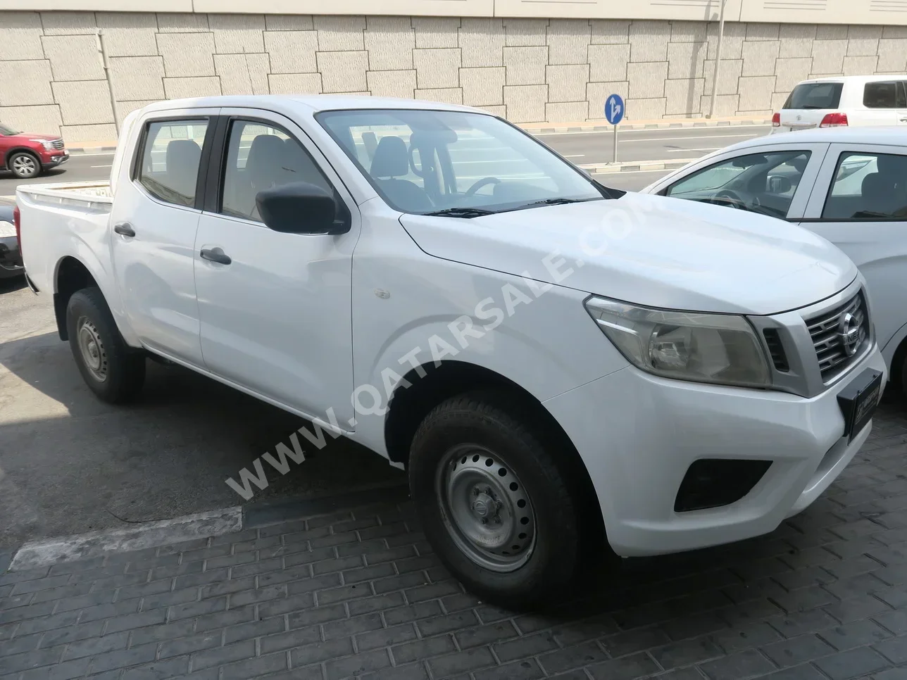 Nissan  Navara  2019  Manual  250,000 Km  4 Cylinder  Rear Wheel Drive (RWD)  Pick Up  White
