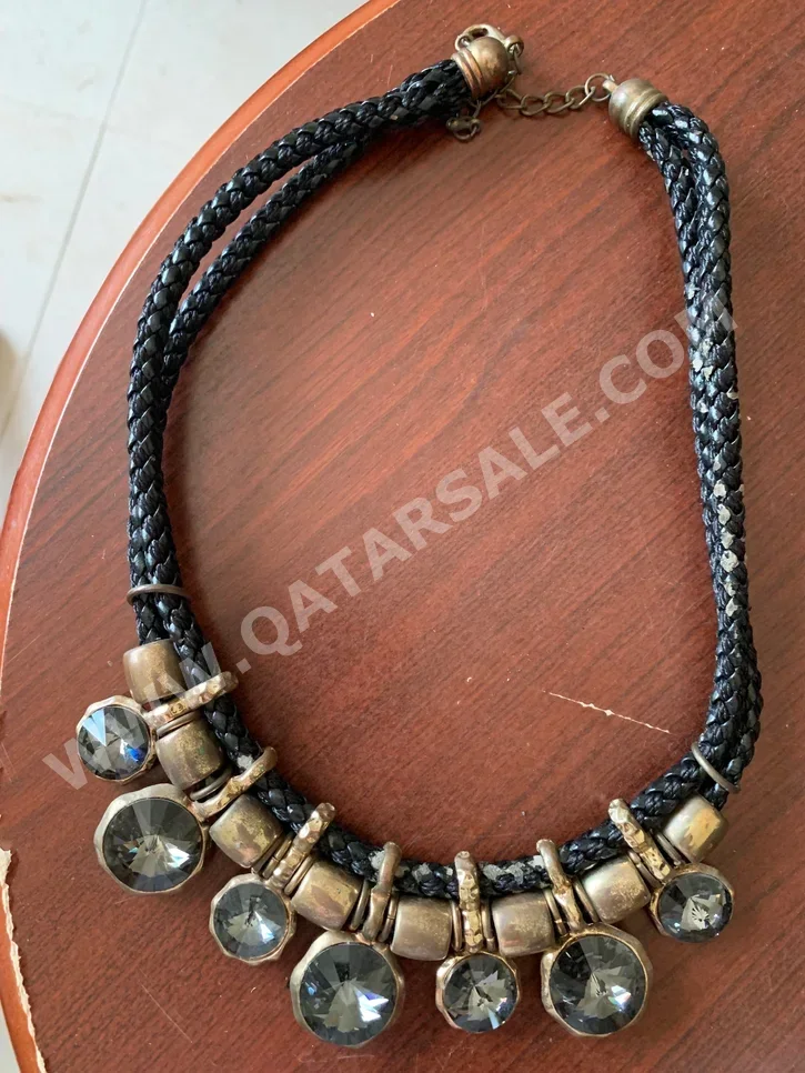 اكسسوارات قلادة