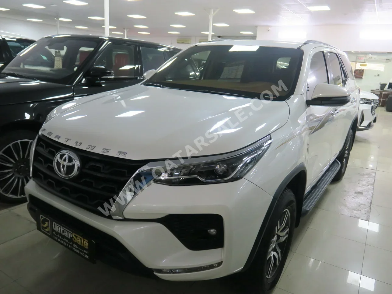 Toyota  Fortuner  2022  Automatic  54,000 Km  6 Cylinder  Four Wheel Drive (4WD)  SUV  White