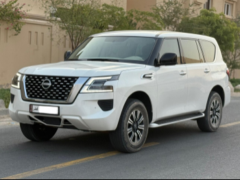 نيسان  باترول  2024  عادي  35,000 كم  6 سلندر  دفع رباعي  اس يو في  أبيض