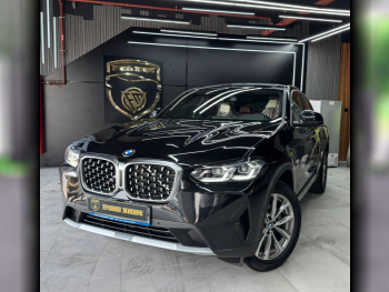 BMW  X-Series  X4  2025  Automatic  0 Km  4 Cylinder  Four Wheel Drive (4WD)  SUV  Black  With Warranty