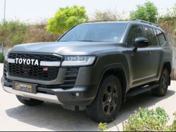 Toyota  Land Cruiser  GR Sport Twin Turbo  2023  Automatic  42,600 Km  6 Cylinder  Four Wheel Drive (4WD)  SUV  Gray  With Warranty