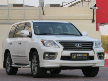 Lexus  LX  570  2014  Automatic  267,000 Km  8 Cylinder  Four Wheel Drive (4WD)  SUV  Pearl