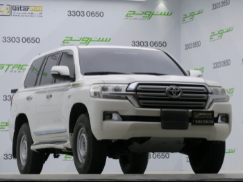 Toyota  Land Cruiser  VXR  2018  Automatic  400,000 Km  8 Cylinder  Four Wheel Drive (4WD)  SUV  White