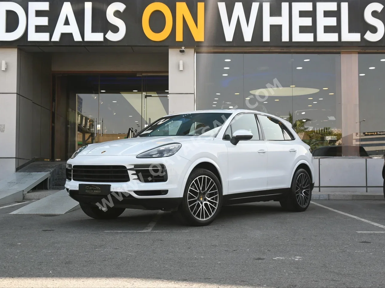Porsche  Cayenne  2018  Automatic  85,000 Km  6 Cylinder  All Wheel Drive (AWD)  SUV  White
