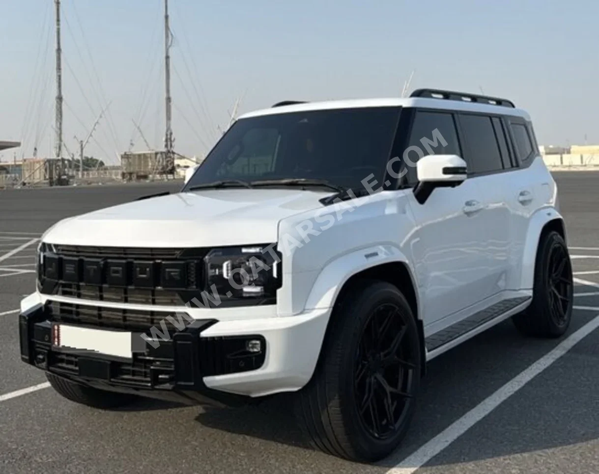 Jetour  T2  Luxury  2025  Automatic  18,000 Km  4 Cylinder  All Wheel Drive (AWD)  SUV  White  With Warranty