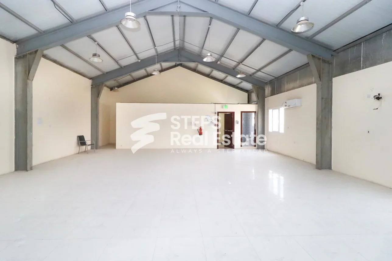 Warehouses & Stores - Al Wakrah  - Barkit Al Awamer  -Area Size: 4000 Square Meter
