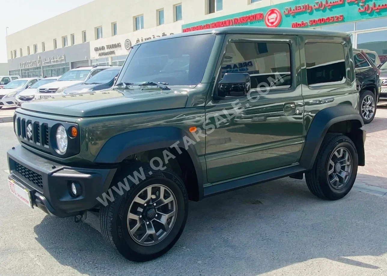 سوزوكي  جمني  2022  اوتوماتيك  48,000 كم  4 سلندر  دفع رباعي  اس يو في  أخضر  تحت الضمان