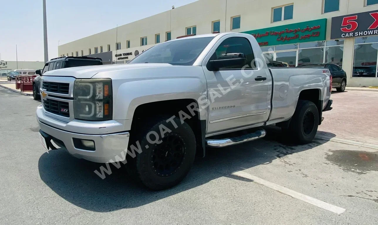 Chevrolet  Silverado  LT  2014  Automatic  288,000 Km  8 Cylinder  Four Wheel Drive (4WD)  Pick Up  Silver
