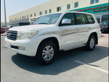 Toyota  Land Cruiser  GXR  2009  Automatic  450,000 Km  6 Cylinder  Four Wheel Drive (4WD)  SUV  White