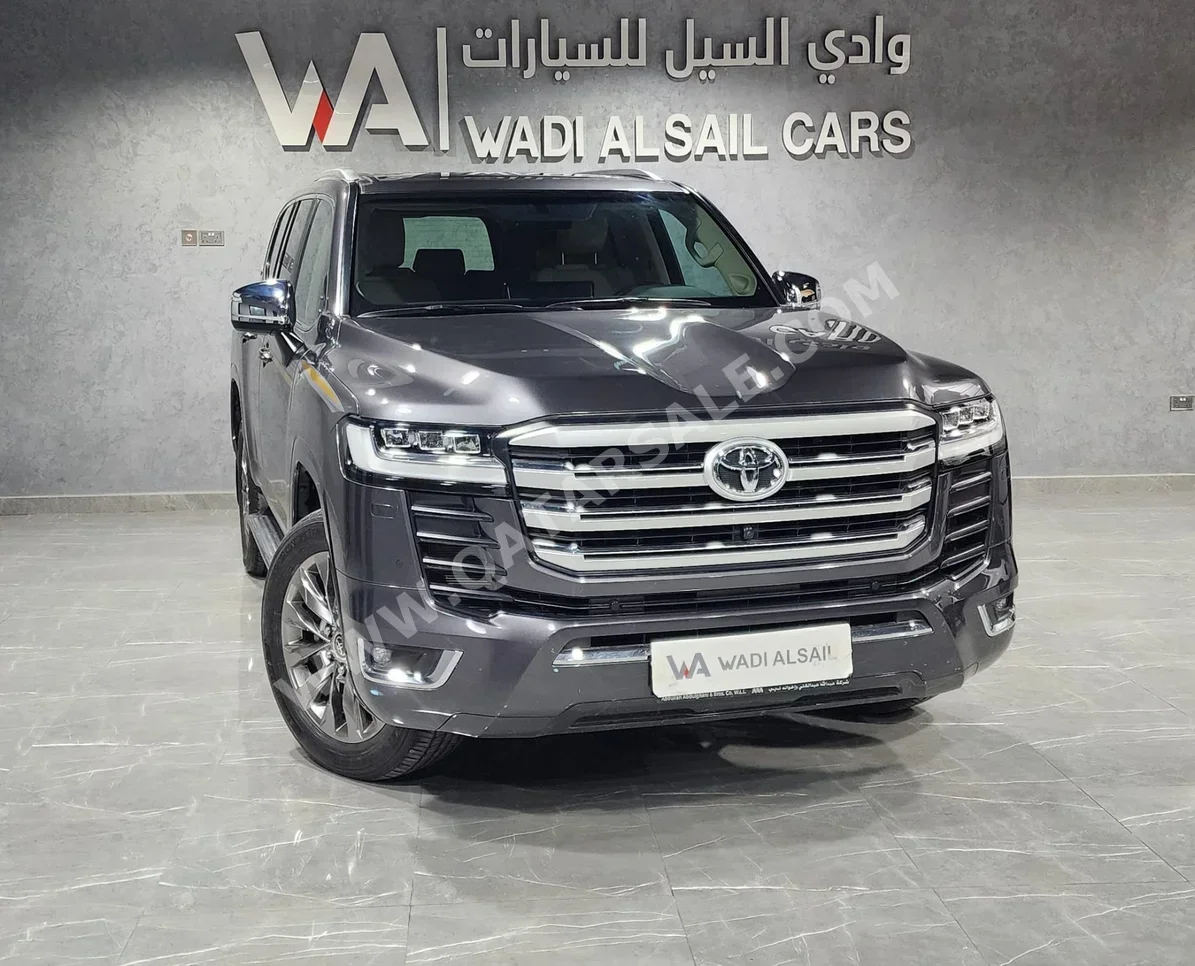 Toyota  Land Cruiser  VX Twin Turbo  2022  Automatic  23,000 Km  6 Cylinder  Four Wheel Drive (4WD)  SUV  Gray  With Warranty