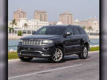Jeep  Grand Cherokee  Summit  2015  Automatic  88,000 Km  8 Cylinder  Four Wheel Drive (4WD)  SUV  Gray