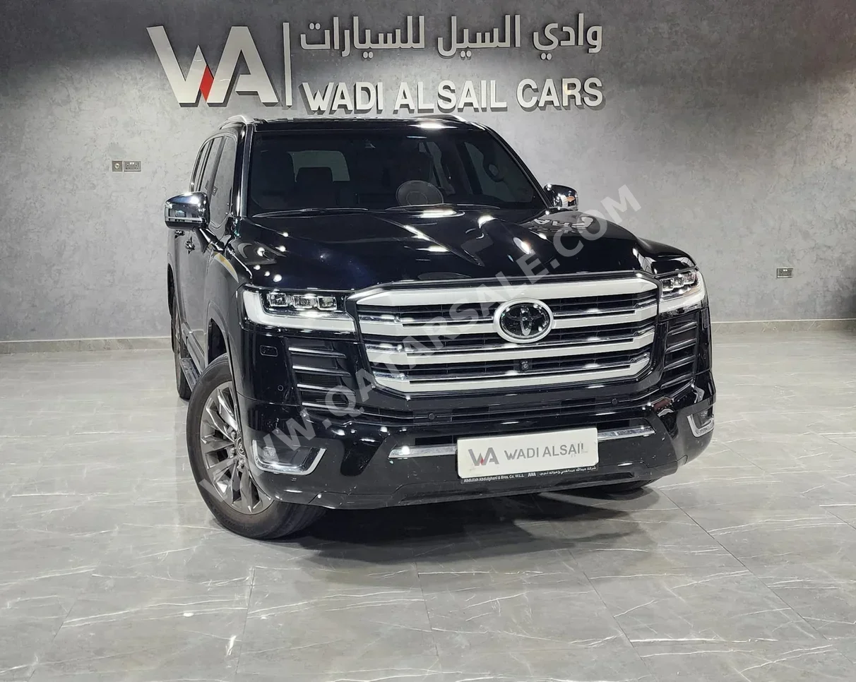Toyota  Land Cruiser  VXR Twin Turbo  2023  Automatic  45,000 Km  6 Cylinder  Four Wheel Drive (4WD)  SUV  Black  With Warranty