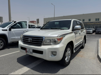 Toyota  Land Cruiser  GXR  2014  Automatic  313,000 Km  8 Cylinder  Four Wheel Drive (4WD)  SUV  White