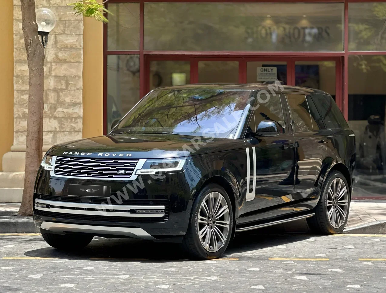 Land Rover  Range Rover  Vogue  Autobiography  2022  Automatic  58,000 Km  8 Cylinder  Four Wheel Drive (4WD)  SUV  Black  With Warranty