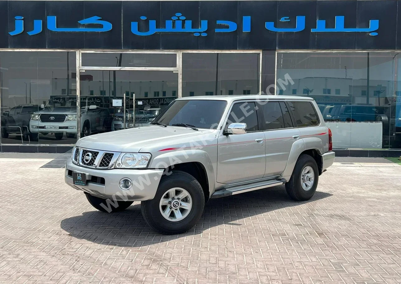 نيسان  باترول  سفاري  2022  عادي  52,000 كم  6 سلندر  دفع رباعي  اس يو في  فضي